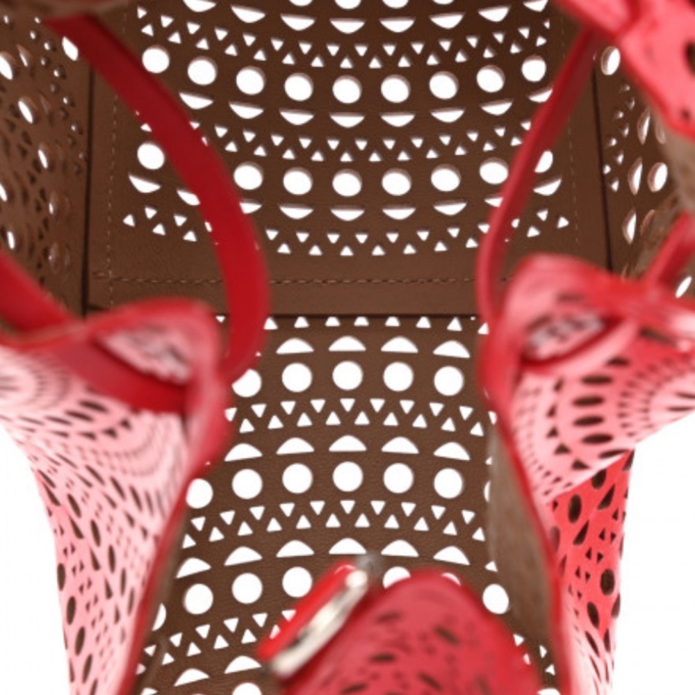 ALAIA WRISTLET BAG - Picture 7 of 8